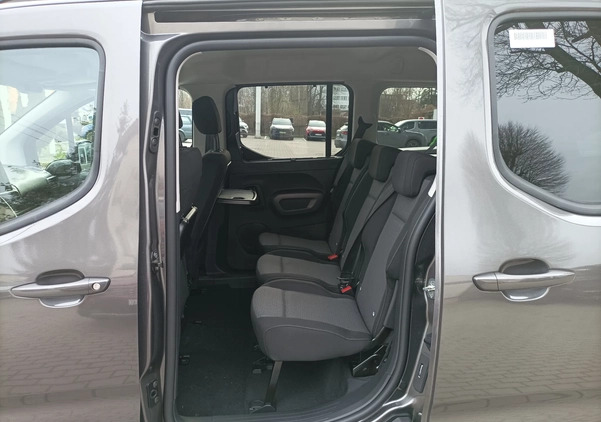 Toyota Proace City Verso cena 161772 przebieg: 1, rok produkcji 2023 z Wąbrzeźno małe 232